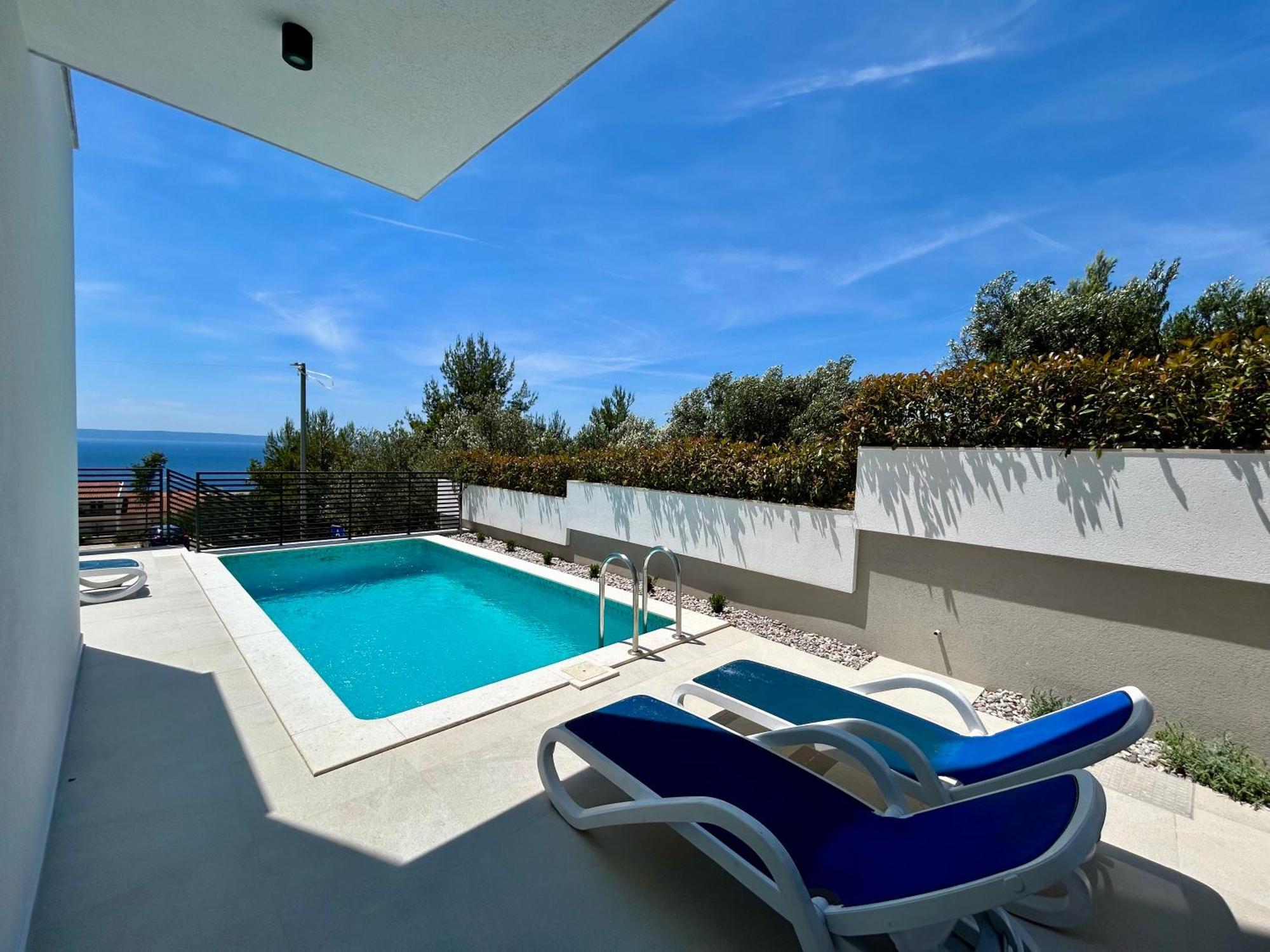Petar With Pool And Sea View Apartment *